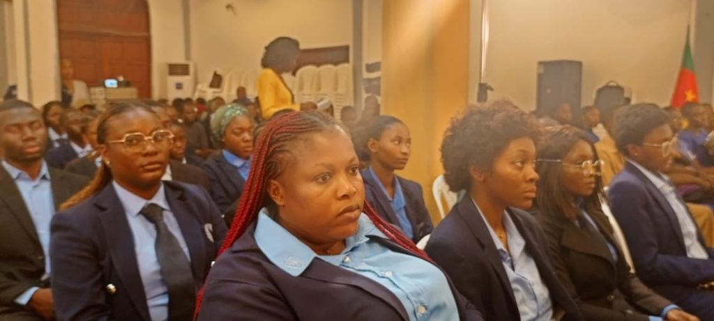 WhatsApp-Image-2026-02-04-at-11.35.40-1024x461 Ouverture des Echanges Sectoriels entre les Jeunes et les Membres du Gouvernement