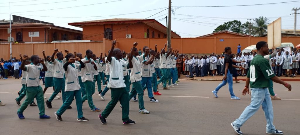 WhatsApp-Image-2026-02-06-at-12.25.00-1024x461 Les répétitions modulaires du défilé