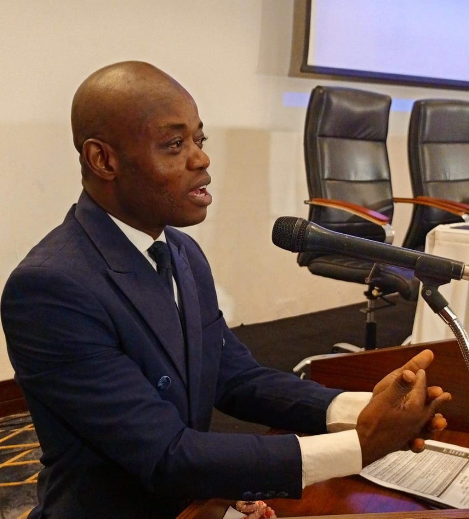 WhatsApp-Image-2026-02-11-at-16.11.501-926x1024 Séance plénière de présentation des recommandations et d'adoption des résolutions suite aux différents panels entre les jeunes et les membres du gouvernement