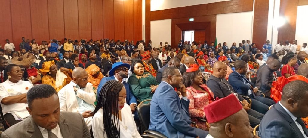 WhatsApp-Image-2026-02-11-at-16.11.571-1024x461 Séance plénière de présentation des recommandations et d'adoption des résolutions suite aux différents panels entre les jeunes et les membres du gouvernement