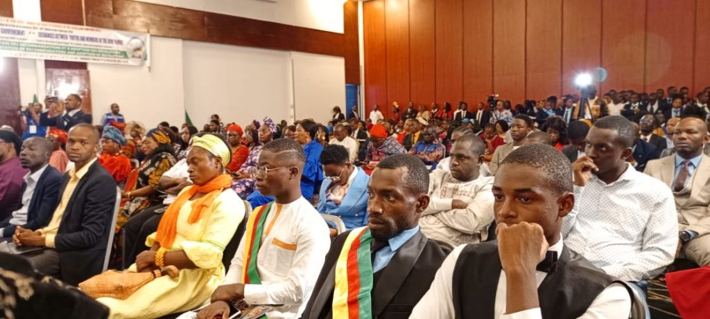 WhatsApp-Image-2026-02-11-at-16.12.011-1024x461 Séance plénière de présentation des recommandations et d'adoption des résolutions suite aux différents panels entre les jeunes et les membres du gouvernement