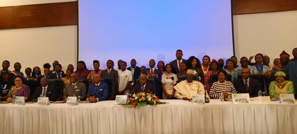 WhatsApp-Image-2026-02-11-at-16.12.07-1024x461 Séance plénière de présentation des recommandations et d'adoption des résolutions suite aux différents panels entre les jeunes et les membres du gouvernement