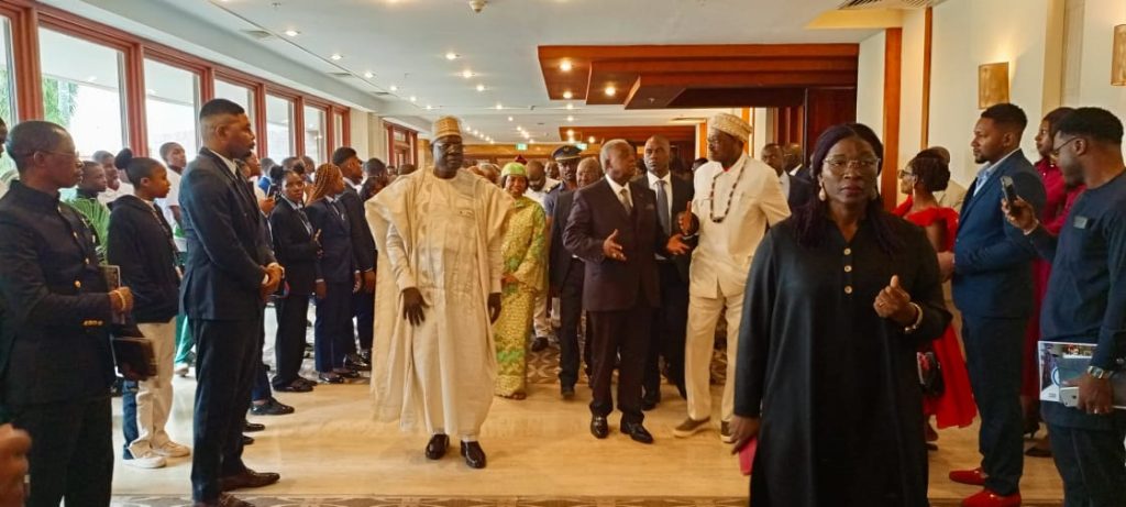 WhatsApp-Image-2026-02-11-at-16.12.08-1024x461 Séance plénière de présentation des recommandations et d'adoption des résolutions suite aux différents panels entre les jeunes et les membres du gouvernement